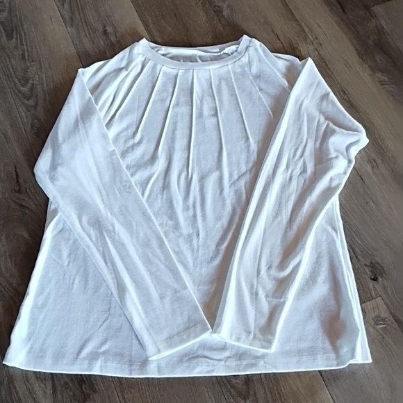 Amazon Tops - Amazon Classic White Long Sleeve Top